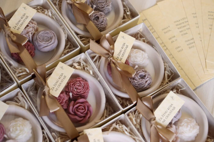 PREMIUM - Zdjelice sa cvjetnim detaljima (kutijica uključena)